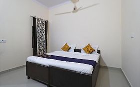 Rao Hotel Gurgaon 3*