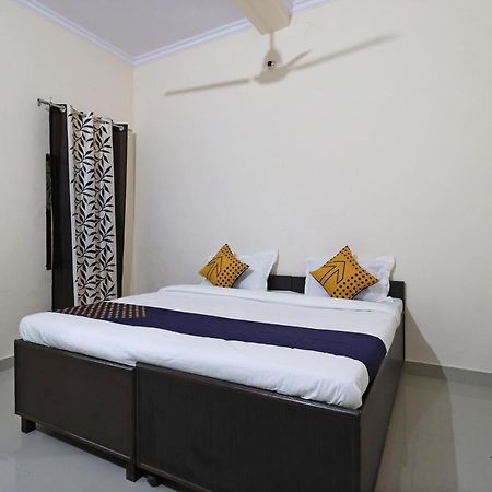 Spot On 61716 Rao Hotel Garhi Harsaru Exterior photo