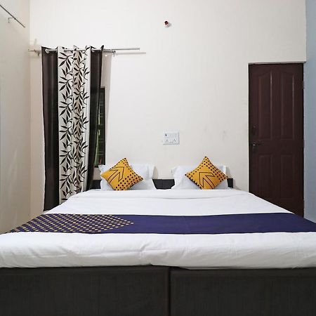 Spot On 61716 Rao Hotel Garhi Harsaru Exterior photo