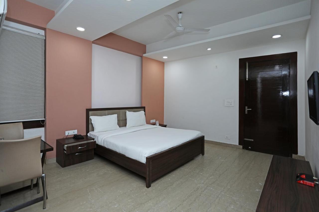 Spot On 61716 Rao Hotel Garhi Harsaru Exterior photo