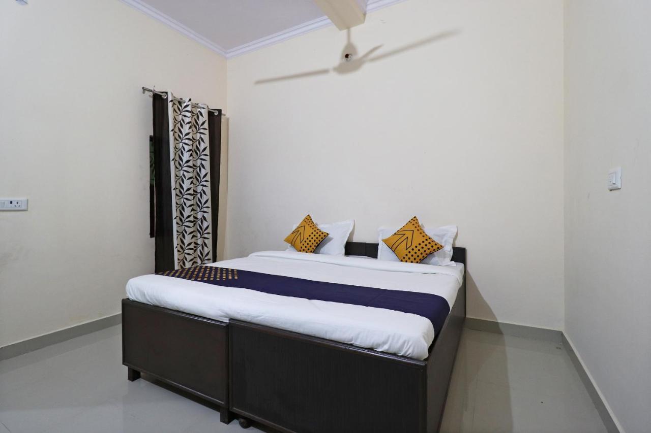 Spot On 61716 Rao Hotel Garhi Harsaru Exterior photo