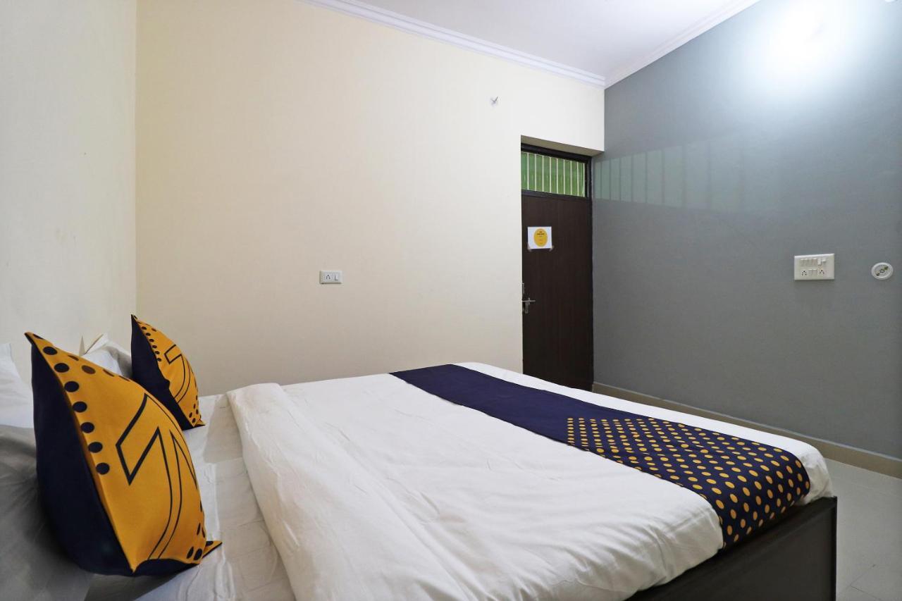 Spot On 61716 Rao Hotel Garhi Harsaru Exterior photo