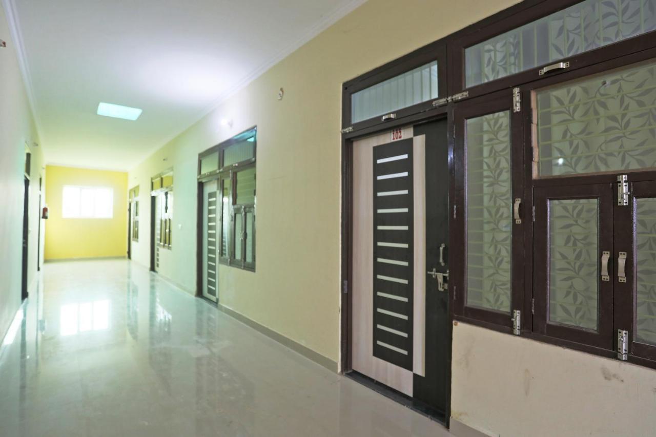 Spot On 61716 Rao Hotel Garhi Harsaru Exterior photo