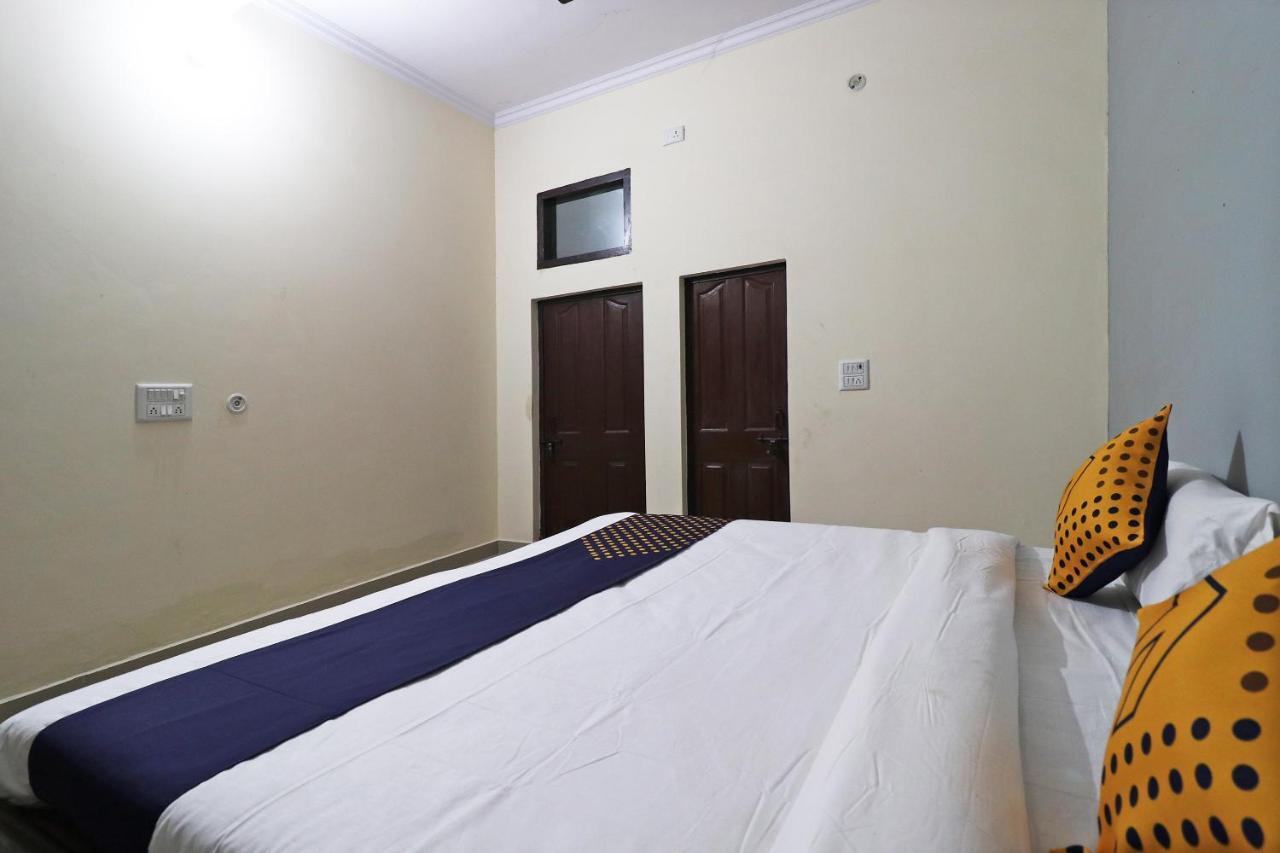 Spot On 61716 Rao Hotel Garhi Harsaru Exterior photo