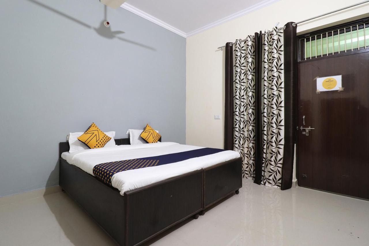 Spot On 61716 Rao Hotel Garhi Harsaru Exterior photo